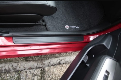 Foto do veículo Nissan TIIDA SL 1.8/1.8 Flex 16V  Mec. 2012/2011 ID: 84735