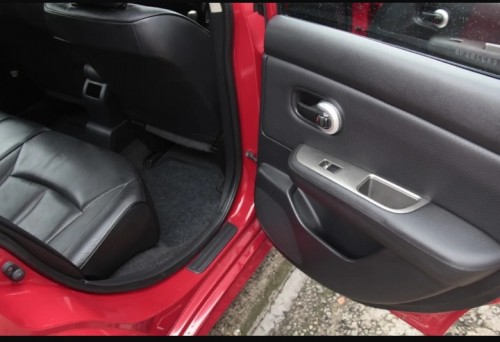 Foto do veículo Nissan TIIDA SL 1.8/1.8 Flex 16V  Mec. 2012/2011 ID: 84735