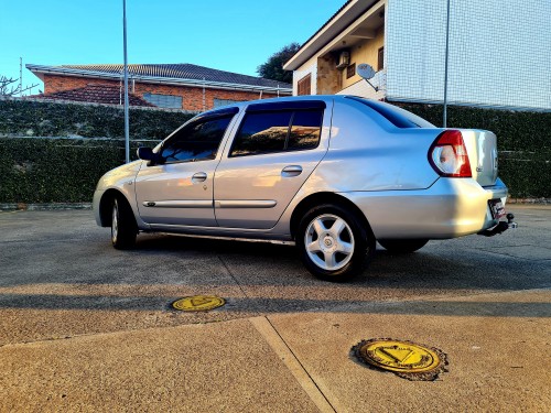 Renault Clio Sed. Privilège Hi-Flex 1.6 16V 4p