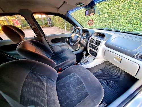 Renault Clio Sed. Privilège Hi-Flex 1.6 16V 4p