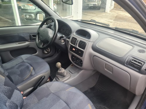 Foto do veículo Renault Clio RN/ Expression 1.0 5p 2002/2001 ID: 86815