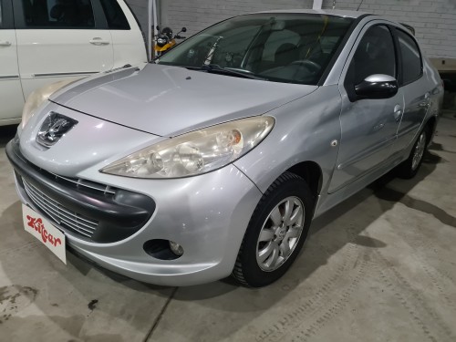 Peugeot 207 Sedan Passion XR 1.4 Flex 8V 4p