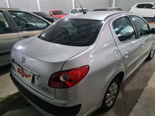 Peugeot 207 Sedan Passion XR 1.4 Flex 8V 4p