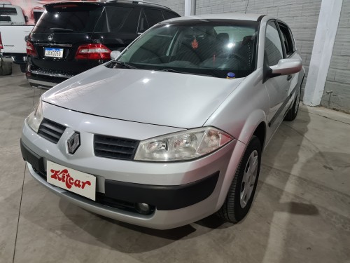 Foto do veículo Renault Megane Sedan Expression Hi-Flex 1.6 16V 2008/2008 ID: 86832