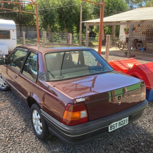 GM - Chevrolet Monza Classic SE 2.0 /MPFI e EFI 2p e 4p