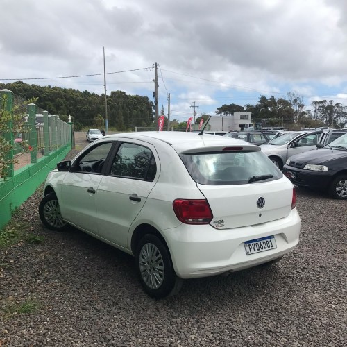 VW - VolksWagen Gol (novo) 1.0 Mi Total Flex 8V 4p