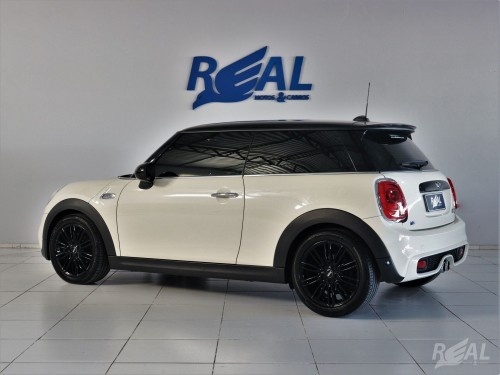 Foto do veículo MINI COOPER S 2.0 Turbo 16v 3p Aut. 2015/2015 ID: 87461
