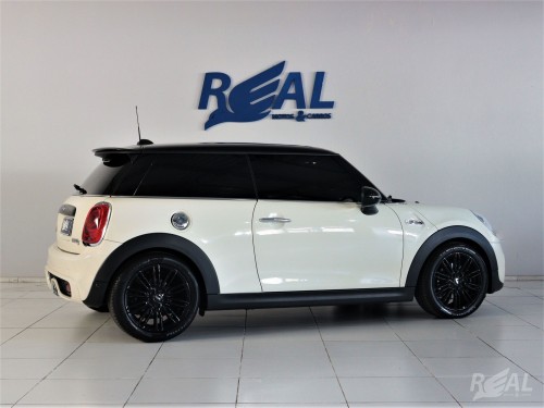 Foto do veículo MINI COOPER S 2.0 Turbo 16v 3p Aut. 2015/2015 ID: 87461