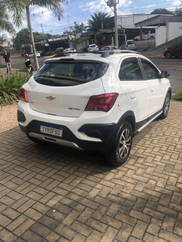 GM - Chevrolet ONIX HATCH ACTIV 1.4 8V Flex 5p Mec.