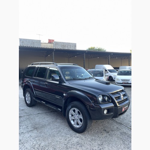 Mitsubishi Pajero Sport 3.0 4x4 V6 Mec./Aut.