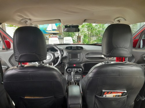 Foto do veículo Jeep Renegade Longitude 1.8 4x2 Flex 16V Aut. 2016/2015 ID: 88002