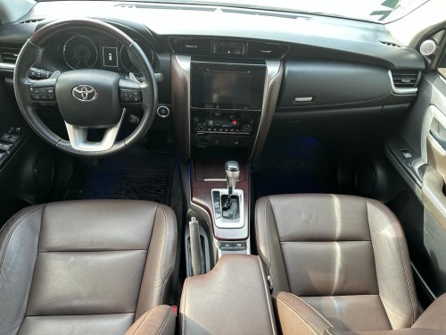 Toyota Hilux SW4 SRX 4x4 2.8 TDI 16V Dies. Aut.