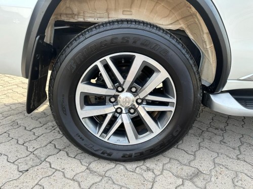 Toyota Hilux SW4 SRX 4x4 2.8 TDI 16V Dies. Aut.