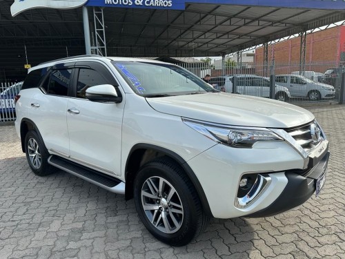 Toyota Hilux SW4 SRX 4x4 2.8 TDI 16V Dies. Aut.