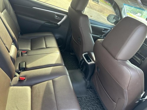 Toyota Hilux SW4 SRX 4x4 2.8 TDI 16V Dies. Aut.