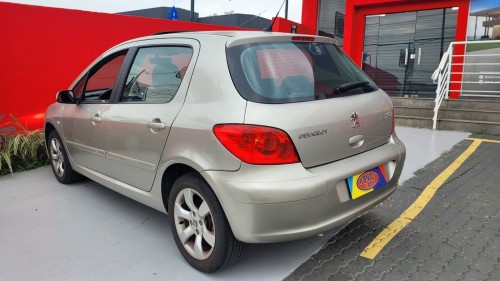 Peugeot 307 Presence 2.0 Flex 16V 5p Aut.