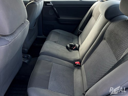 VW - VolksWagen Polo Sed./Sed. COMF. 2.0/2.0 Flex 8V 4p