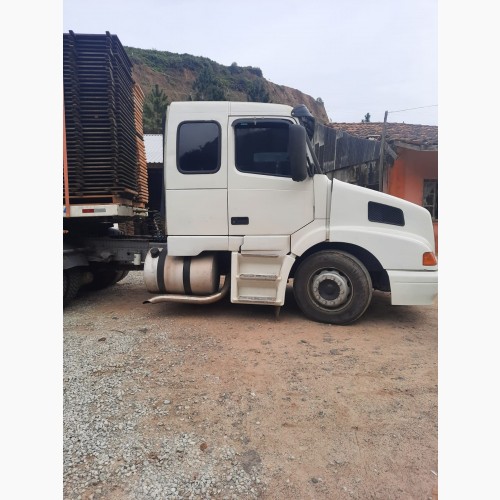 VOLVO NH-12 380 4x2 2p (diesel)