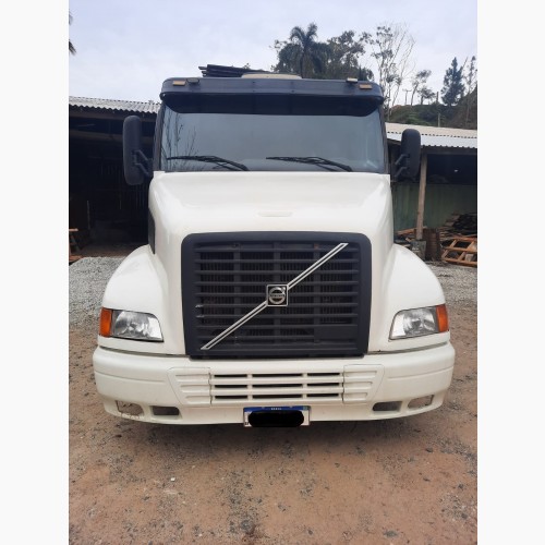VOLVO NH-12 380 4x2 2p (diesel)