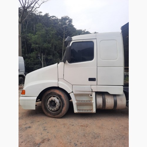 VOLVO NH-12 380 4x2 2p (diesel)