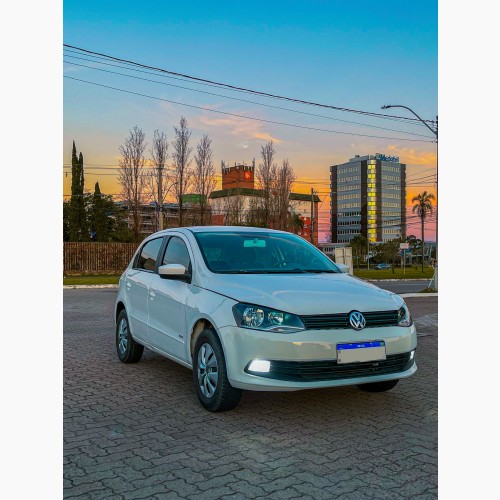 VW - VolksWagen Gol (novo) 1.0 Mi Total Flex 8V 4p