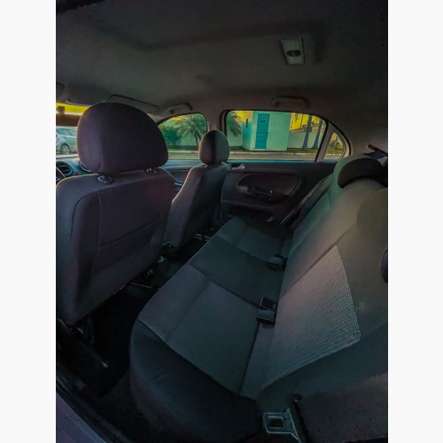 VW - VolksWagen Gol (novo) 1.0 Mi Total Flex 8V 4p