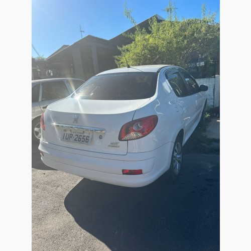 Peugeot 207 Sedan Passion XR 1.4 Flex 8V 4p