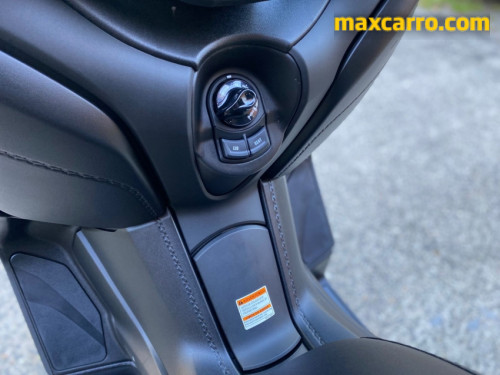 YAMAHA XMAX 250 ABS