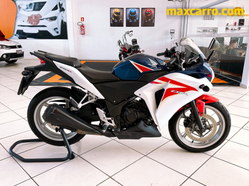 HONDA CBR 250R