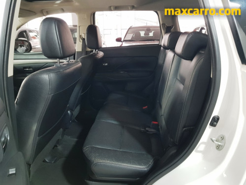 Foto do veículo Mitsubishi OUTLANDER 2.0 16V 160cv Aut. 2015/2014 ID: 89676