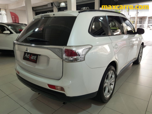 Foto do veículo Mitsubishi OUTLANDER 2.0 16V 160cv Aut. 2015/2014 ID: 89676