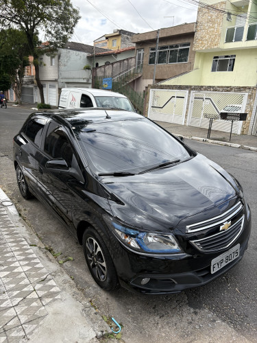 Foto do veículo GM - CHEVROLET ONIX HATCH LTZ 1.4 8V FlexPower 5p Aut. 2015/2014 ID: 89773
