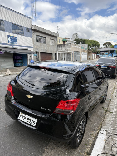 Foto do veículo GM - CHEVROLET ONIX HATCH LTZ 1.4 8V FlexPower 5p Aut. 2015/2014 ID: 89773