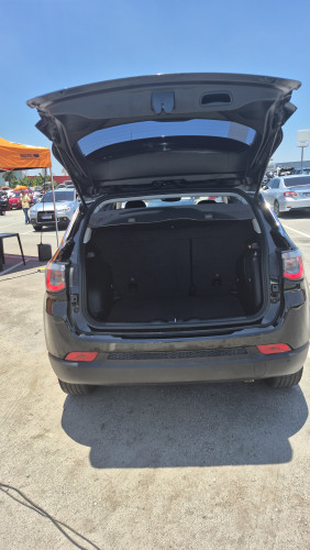 Foto do veículo JEEP COMPASS LONGITUDE 2.0 4x4 Dies. 16V Aut. 2018/2017 ID: 89774