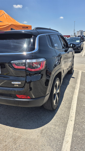 Foto do veículo JEEP COMPASS LONGITUDE 2.0 4x4 Dies. 16V Aut. 2018/2017 ID: 89774