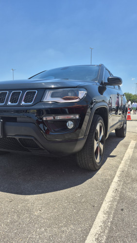 Foto do veículo JEEP COMPASS LONGITUDE 2.0 4x4 Dies. 16V Aut. 2018/2017 ID: 89774