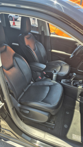 Foto do veículo JEEP COMPASS LONGITUDE 2.0 4x4 Dies. 16V Aut. 2018/2017 ID: 89774