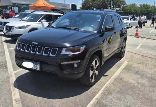 Foto do veículo JEEP COMPASS LONGITUDE 2.0 4x4 Dies. 16V Aut. 2018/2017 ID: 89774