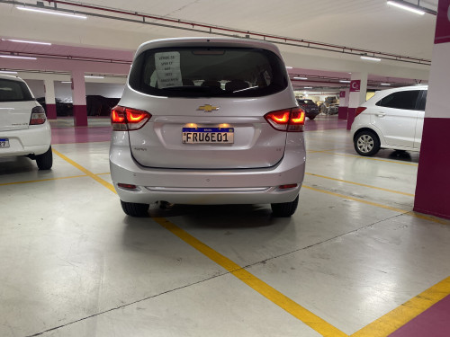 Foto do veículo GM - CHEVROLET SPIN LT 1.8 8V Econo.Flex 5p Aut. 2023/2022 ID: 89783