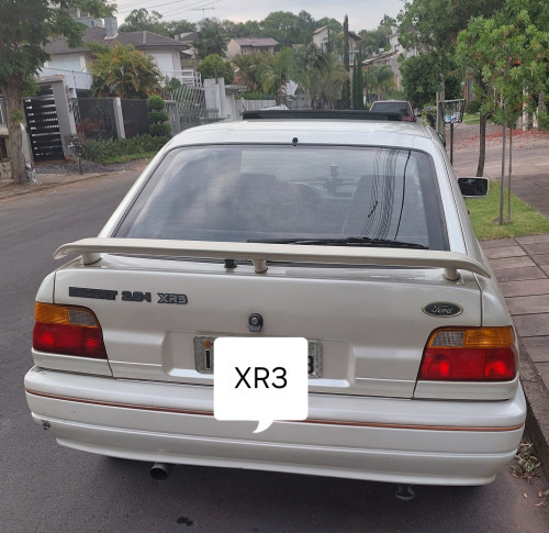 Foto do veículo FORD Escort XR3 2.0i 1993/1992 ID: 89785