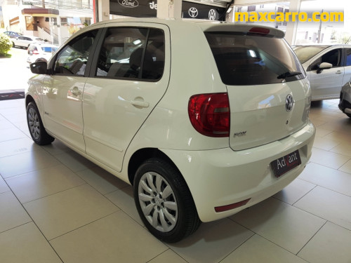 Foto do veículo VW - VolksWagen Fox 1.0 Mi Total Flex 8V 5p 2014/2013 ID: 89823