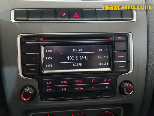 Foto do veículo VW - VolksWagen Fox 1.0 Mi Total Flex 8V 5p 2014/2013 ID: 89823