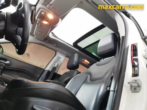 Foto do veículo Jeep COMPASS LIMITED 2.0 4x2 Flex 16V Aut. 2017/2017 ID: 89911