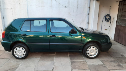 Foto do veículo VW - VolksWagen Golf GL 1.8/ 2.0i 4p 1995/1995 ID: 89957