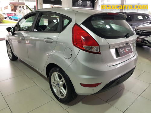 Foto do veículo Ford Fiesta SEL 1.6 16V Flex  Aut. 5p 2018/2017 ID: 90044