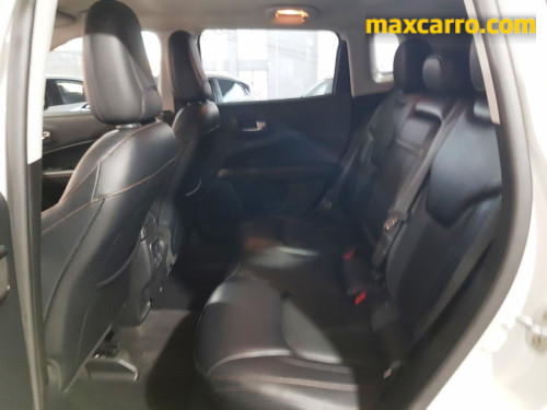 Foto do veículo Jeep COMPASS LONGITUDE 2.0 4x2 Flex 16V Aut. 2017/2017 ID: 90050