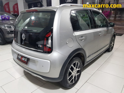 Foto do veículo VW - VolksWagen up! cross 1.0 TSI Total Flex 12V 5p 2017/2016 ID: 90101