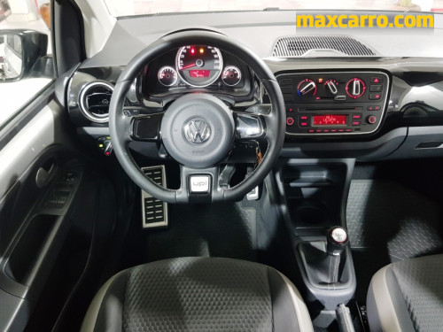 Foto do veículo VW - VolksWagen up! cross 1.0 TSI Total Flex 12V 5p 2017/2016 ID: 90101