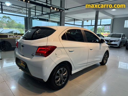 Foto do veículo GM - Chevrolet ONIX HATCH LT 1.0 8V FlexPower 5p Mec. 2019/2018 ID: 90186